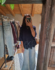MAGLIA OVERSIZE CON DETTAGLIO INSERTI IN PIZZO