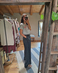 PANTALONE AMPIO CON CINTURA