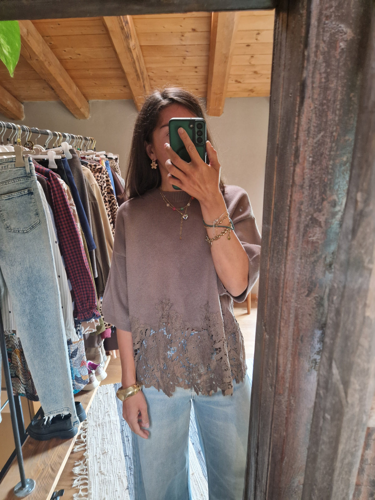 MAGLIA OVERSIZE CON DETTAGLIO INSERTI IN PIZZO