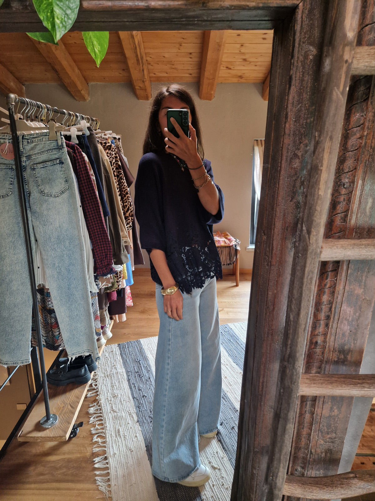 MAGLIA OVERSIZE CON DETTAGLIO INSERTI IN PIZZO