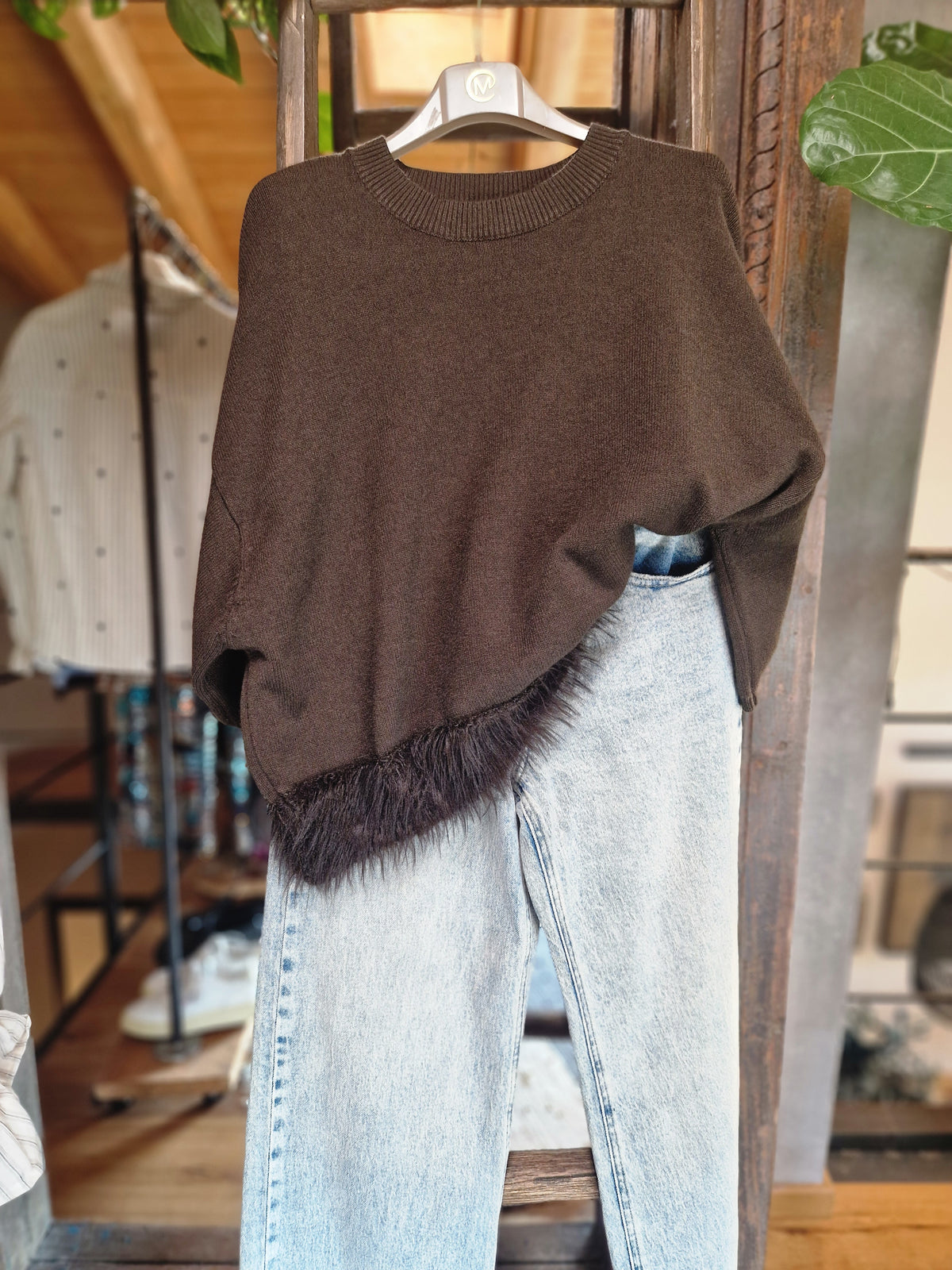 MAGLIA OVERSIZE CON INSERTI IN PELO