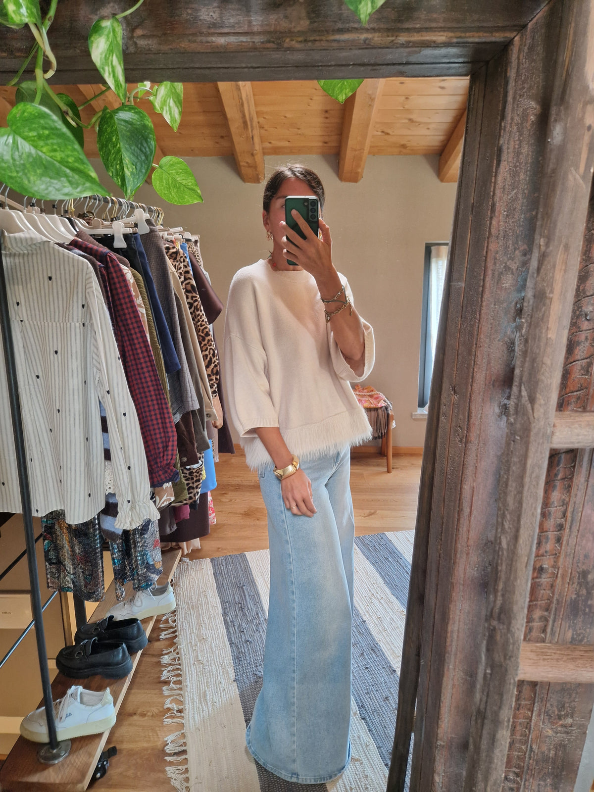 MAGLIA OVERSIZE CON INSERTI IN PELO