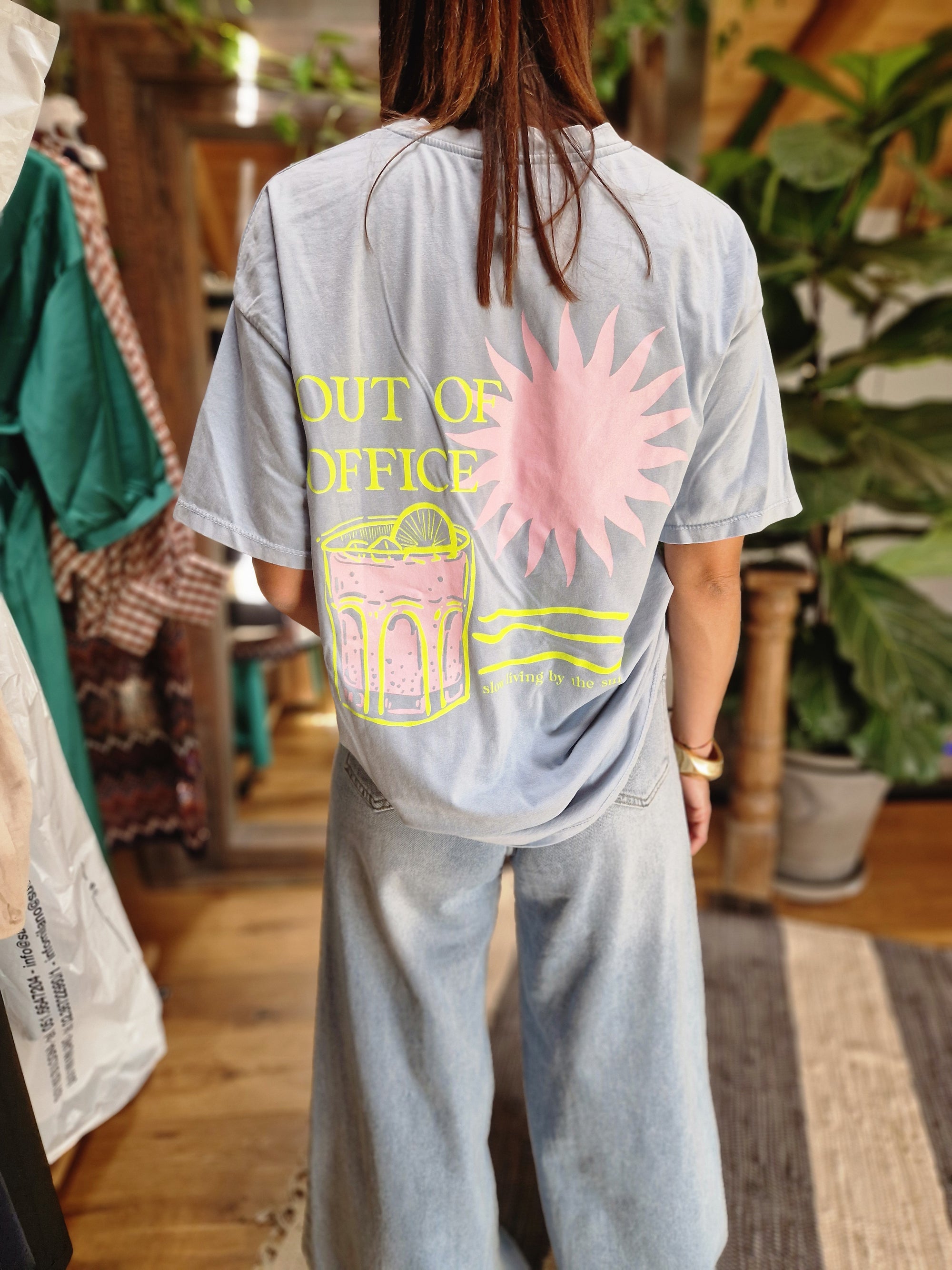 T-SHIRT "Out of Office"