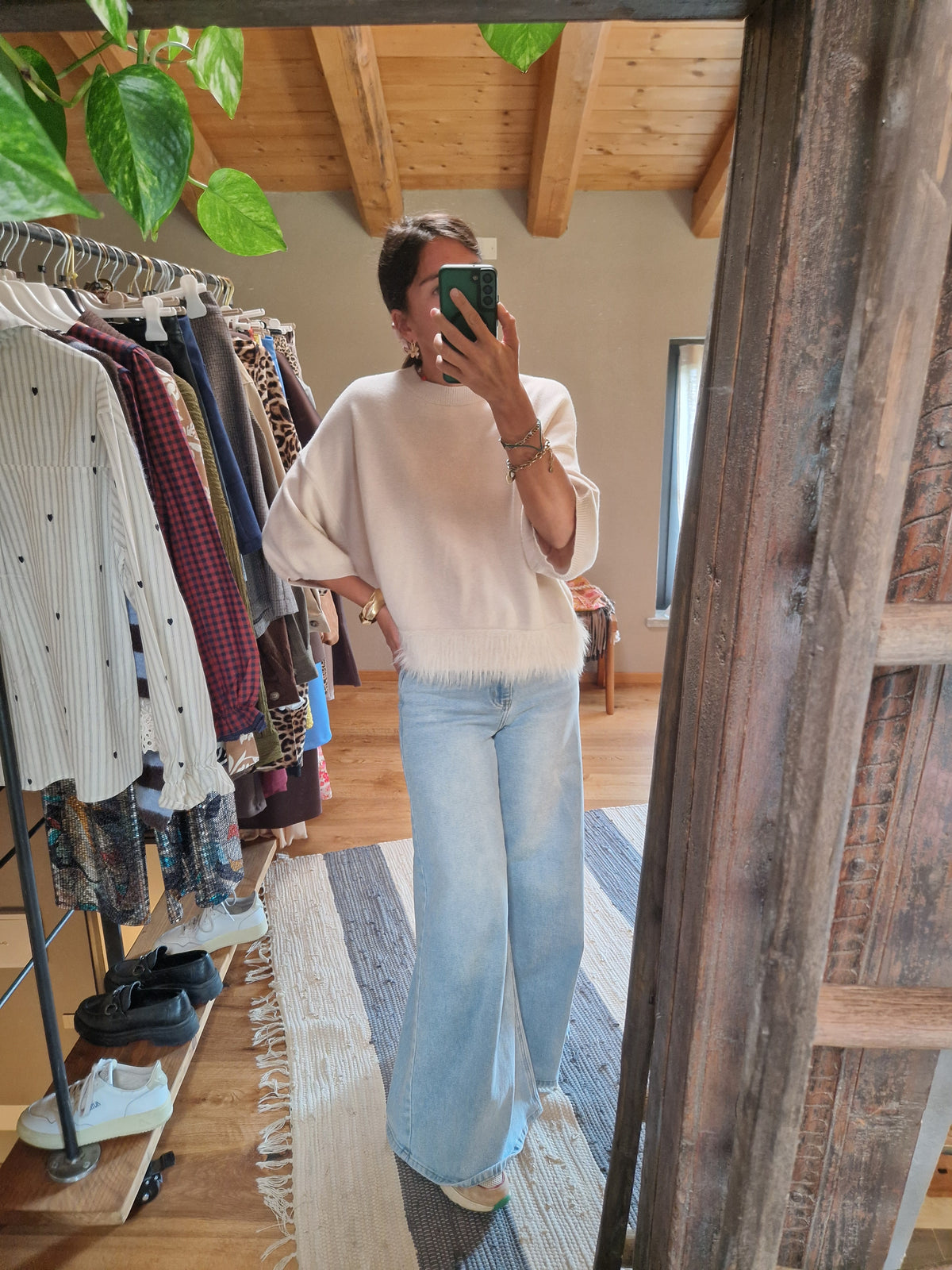 MAGLIA OVERSIZE CON INSERTI IN PELO