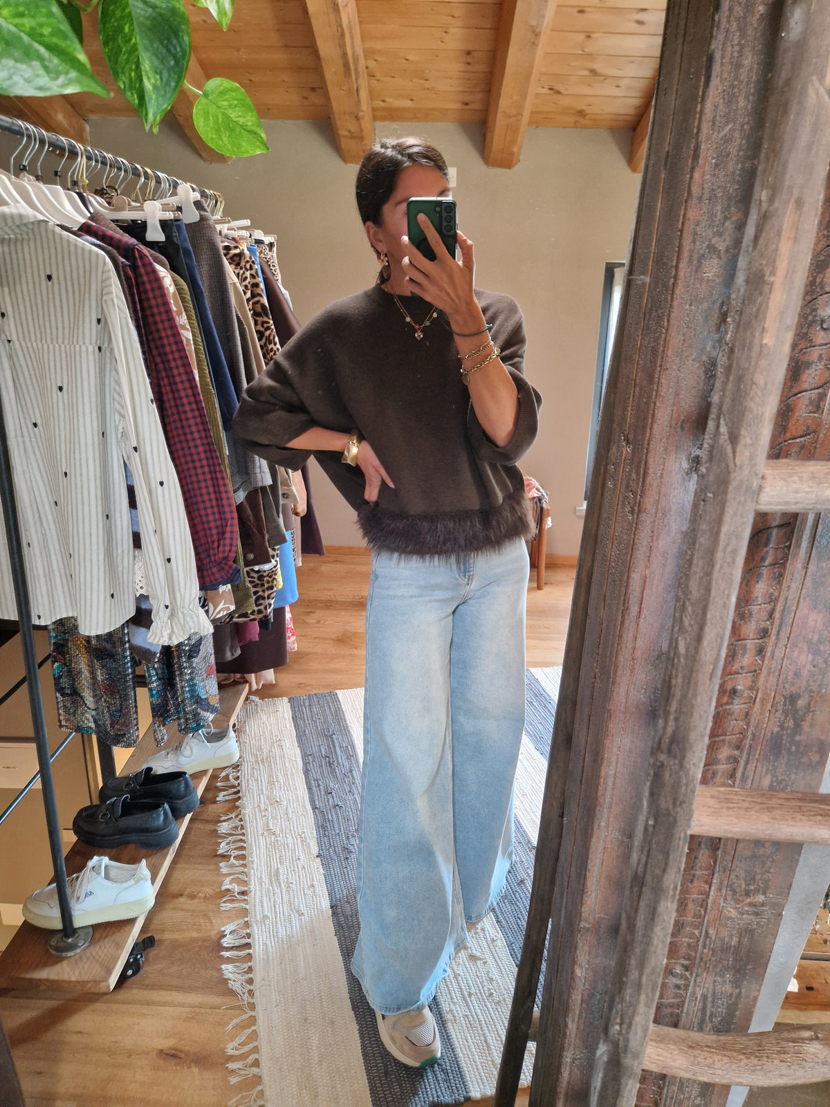 MAGLIA OVERSIZE CON INSERTI IN PELO