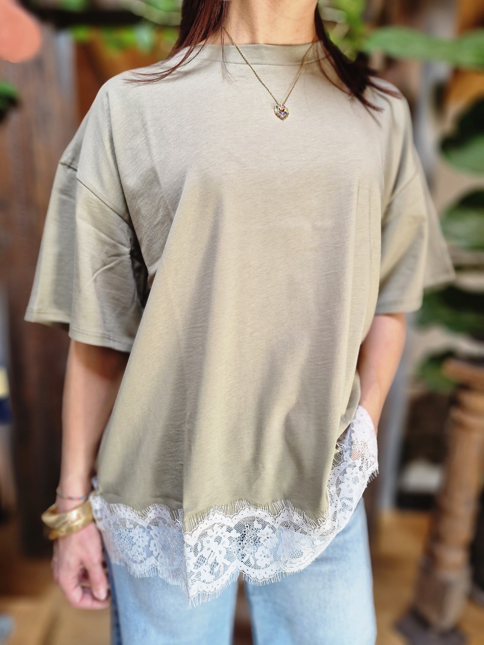 T-SHIRT OVER CON PIZZO