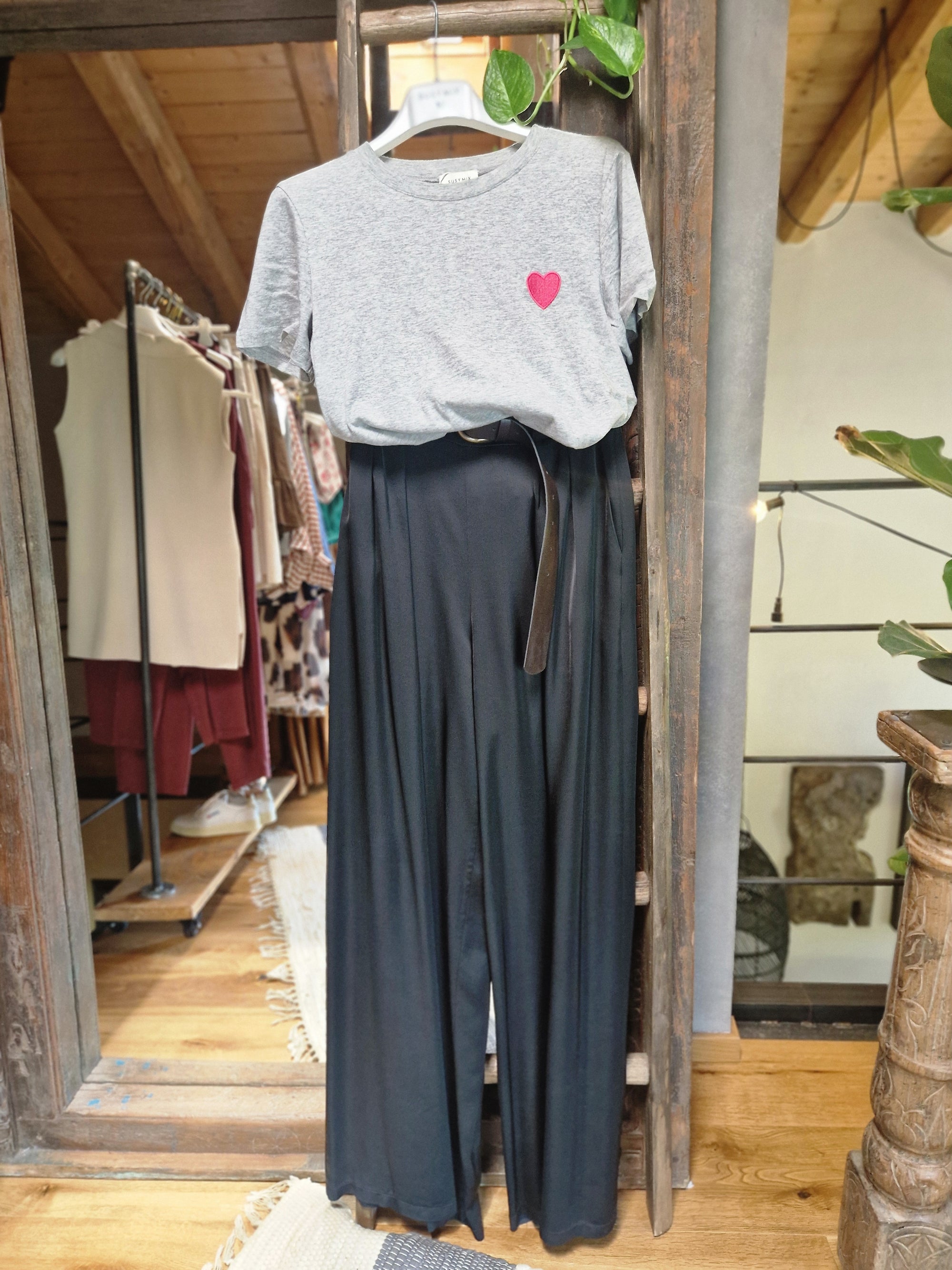 PANTALONE AMPIO CON CINTURA