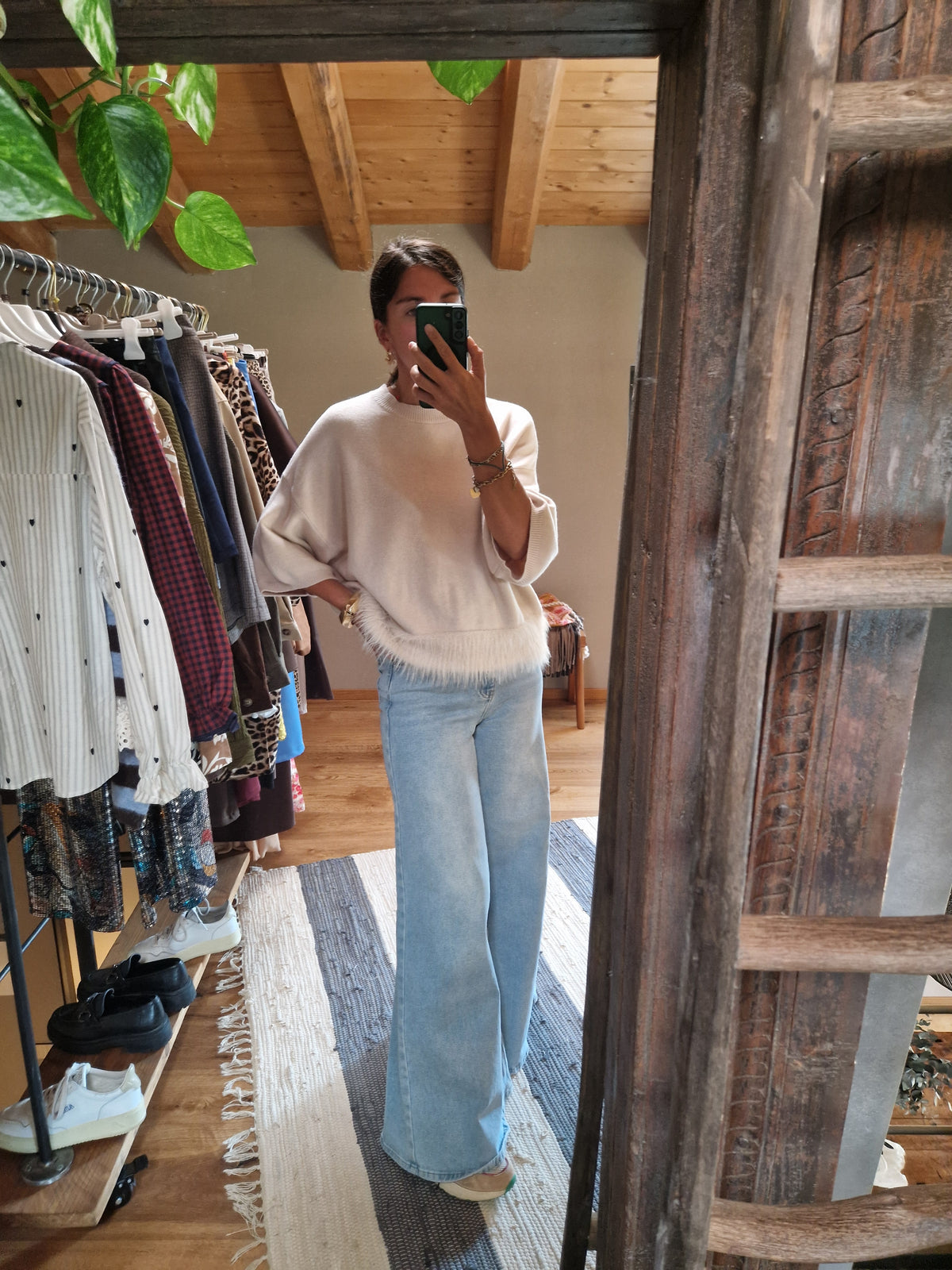 MAGLIA OVERSIZE CON INSERTI IN PELO